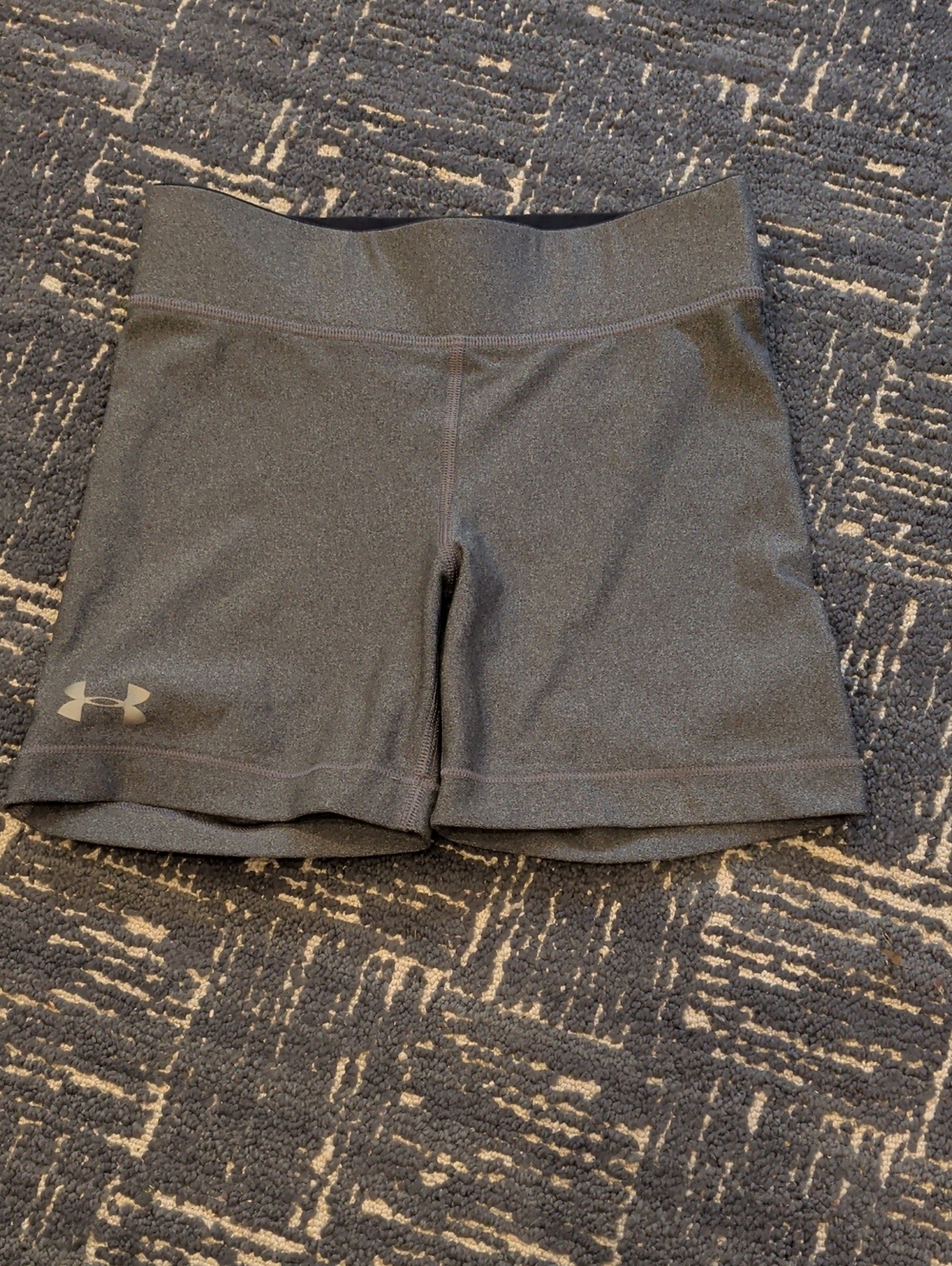 Under Armour Women’s Charcoal Athletic Shorts • Size XS